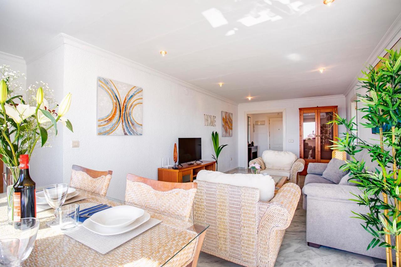 Beach And Pool Holidays At The Grand Coloso Benalmadena Luaran gambar