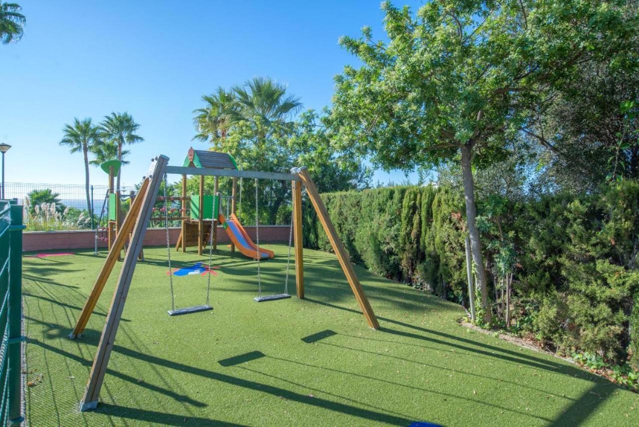 Beach And Pool Holidays At The Grand Coloso Benalmadena Luaran gambar